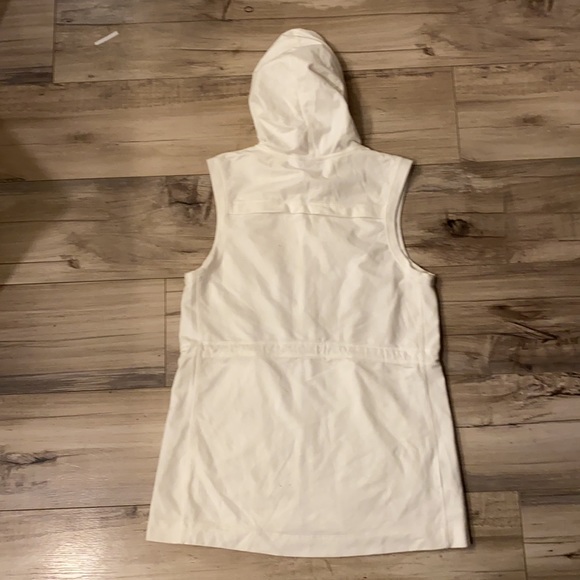 Eddie Bauer hooded vest - Picture 3 of 3
